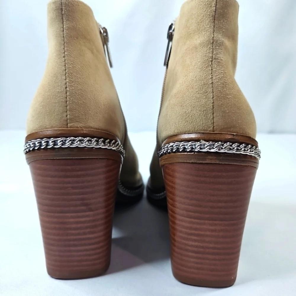 Vince Camuto Bitnny Tan Suede Chain Peep-Toe ankle heel Booties Size 7